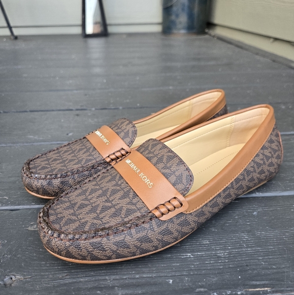 Michael Kors Signature Logo Loafers - Picture 6 of 14